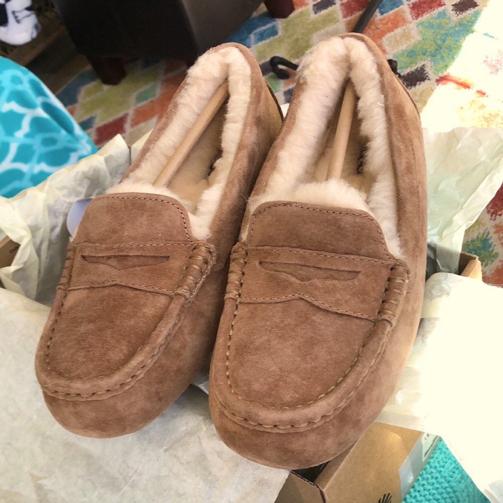 Brand new!  UGG MOCCASIN “ VIOLETTE “